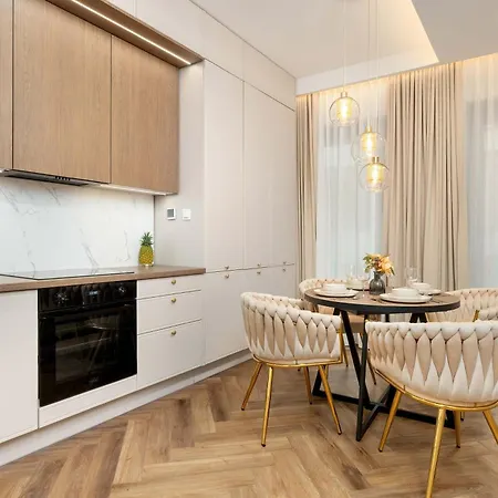 Luxury Heart Of Renters *